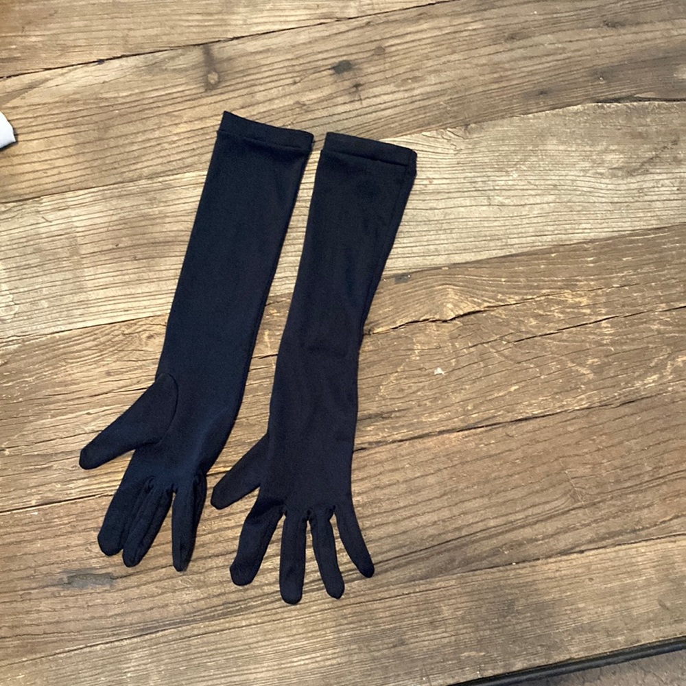 Black gloves